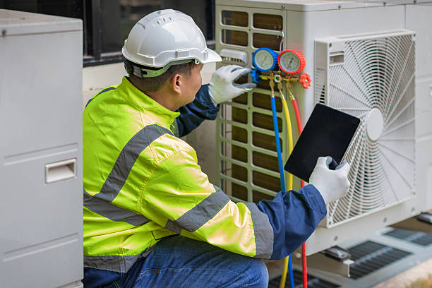Professional Hvac technician working in Stewartsville, MO